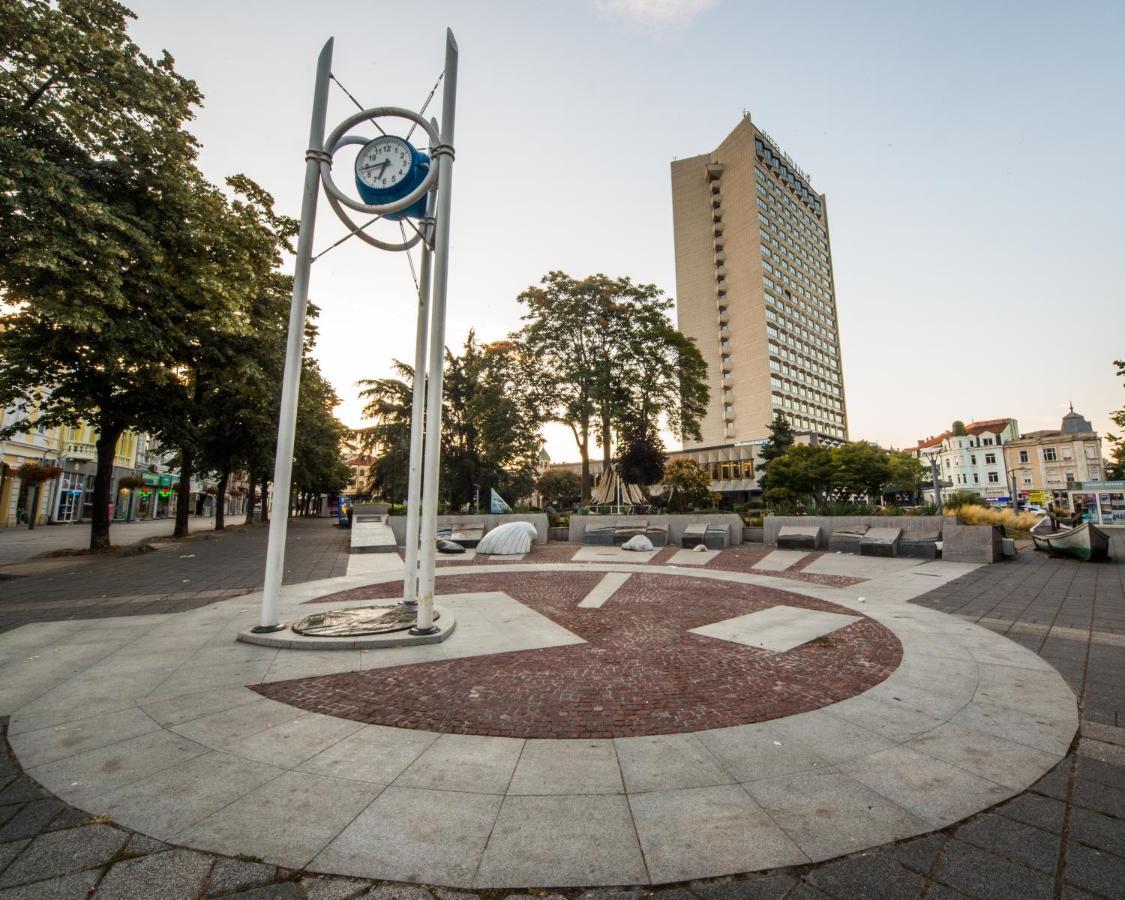 Large Flat Bulair - Excellent Location Apartment Burgas Exterior photo